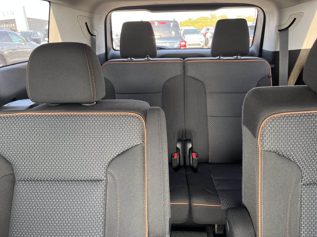 Used 2023 GMC Acadia AT4 AWD/4WD image 22