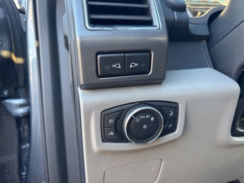 Used 2022 Ford F250 XLT w/ XLT Premium Package image 12