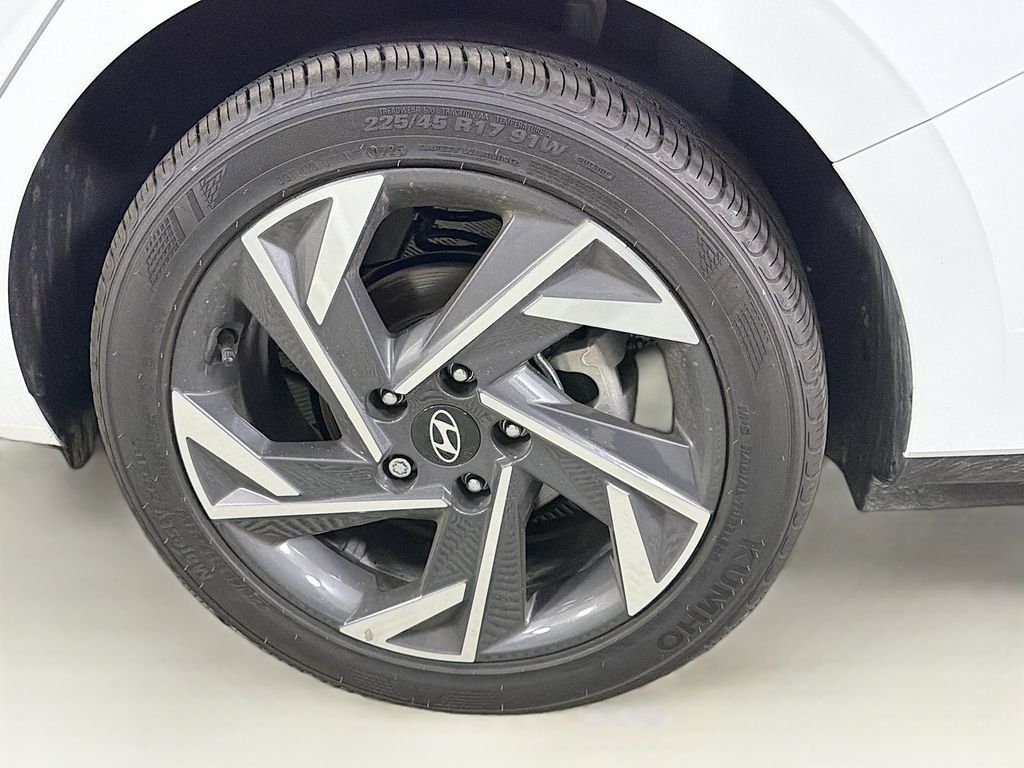 Used 2025 Hyundai Elantra Sport FWD image 32