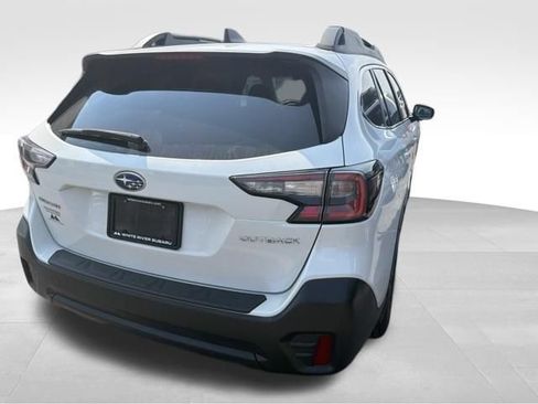 Used 2022 Subaru Outback Premium AWD/4WD image 9