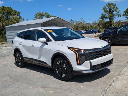 Certified 2026 Kia Sportage LX FWD image 2