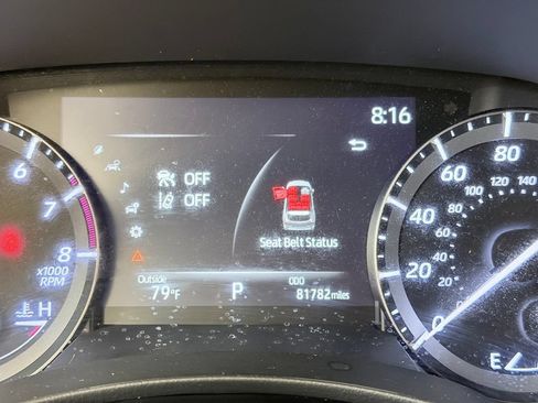 Used 2021 Toyota Highlander XLE AWD/4WD image 46