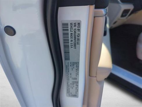 New 2026 Jeep Grand Cherokee Limited w/ Limited Altitude Package RWD image 18