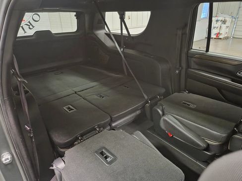 Used 2023 Chevrolet Suburban Premier RWD image 43