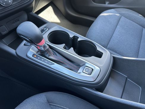 Used 2024 Chevrolet Trax RS w/ Sunroof Package image 26