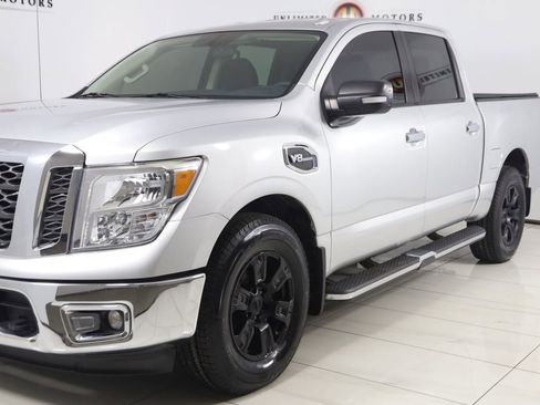 Used 2017 Nissan Titan SV AWD/4WD image 47