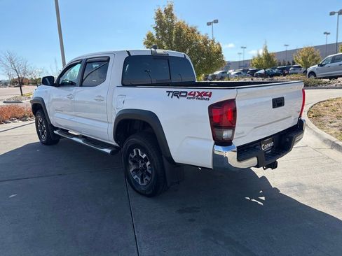 Used 2019 Toyota Tacoma TRD Off-Road AWD/4WD image 3