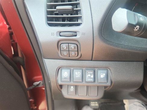 Used 2015 Nissan Leaf S w/ Charge Package FWD image 19