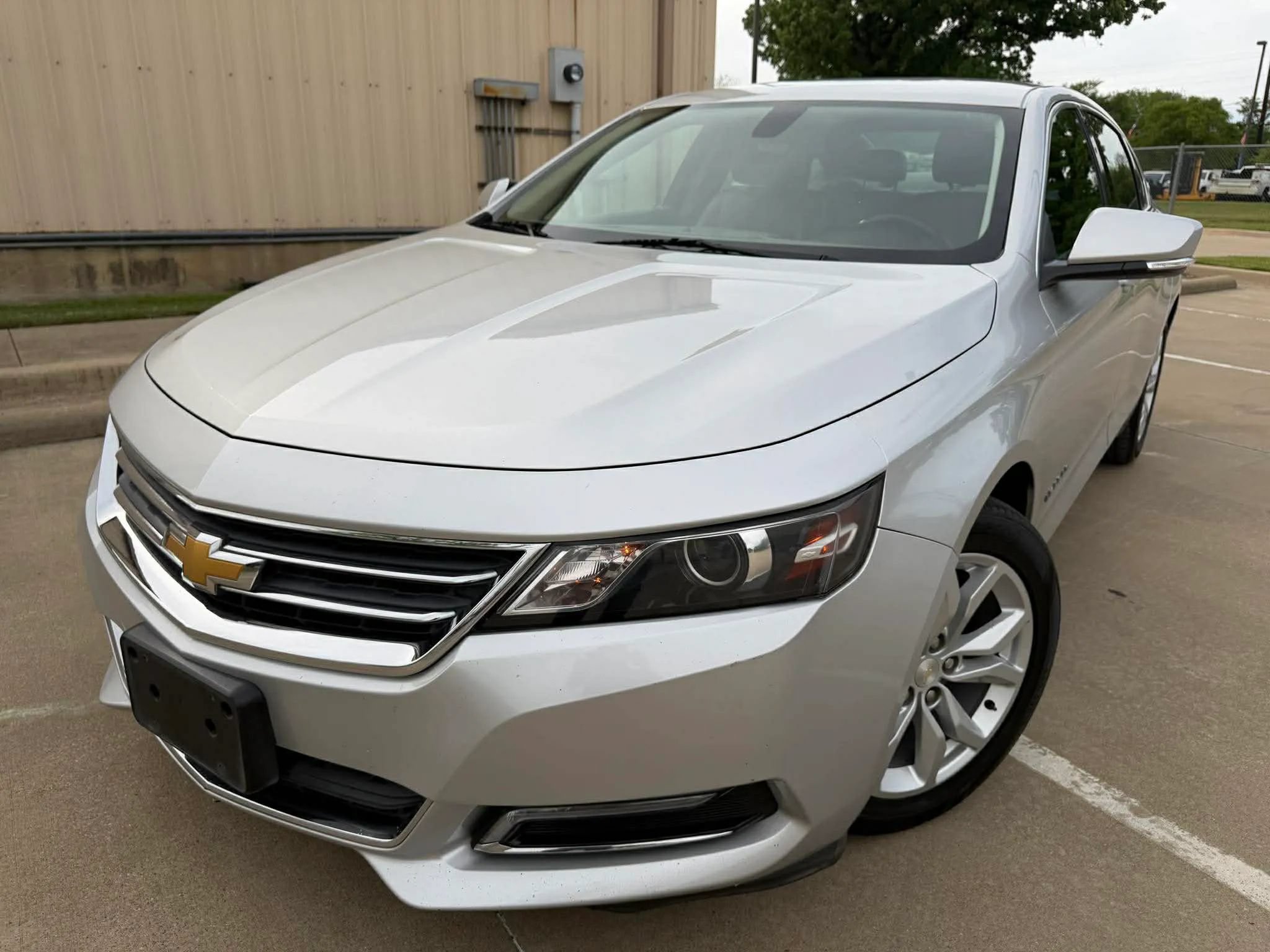 Used 2019 Chevrolet Impala LT FWD image 1