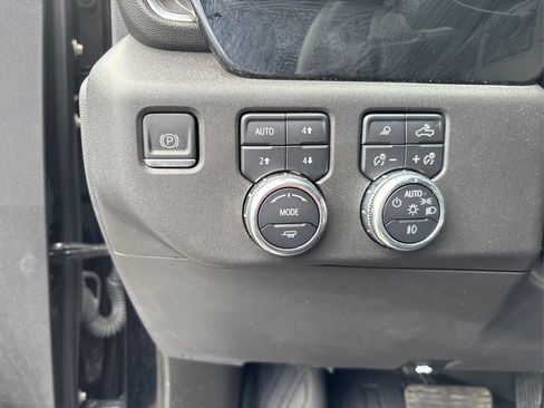 Used 2023 GMC Sierra 1500 SLT w/ SLT Premium Package AWD/4WD image 36