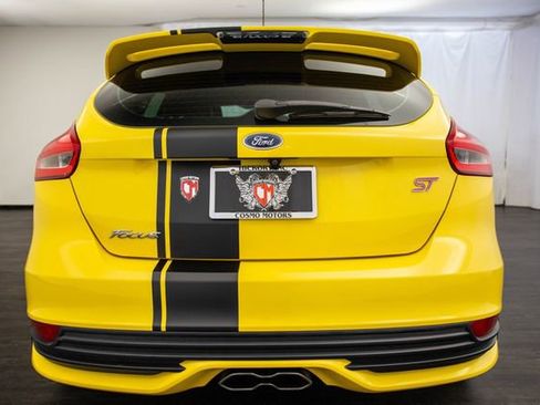 Used 2017 Ford Focus ST w/ Equipment Group 402A FWD image 37