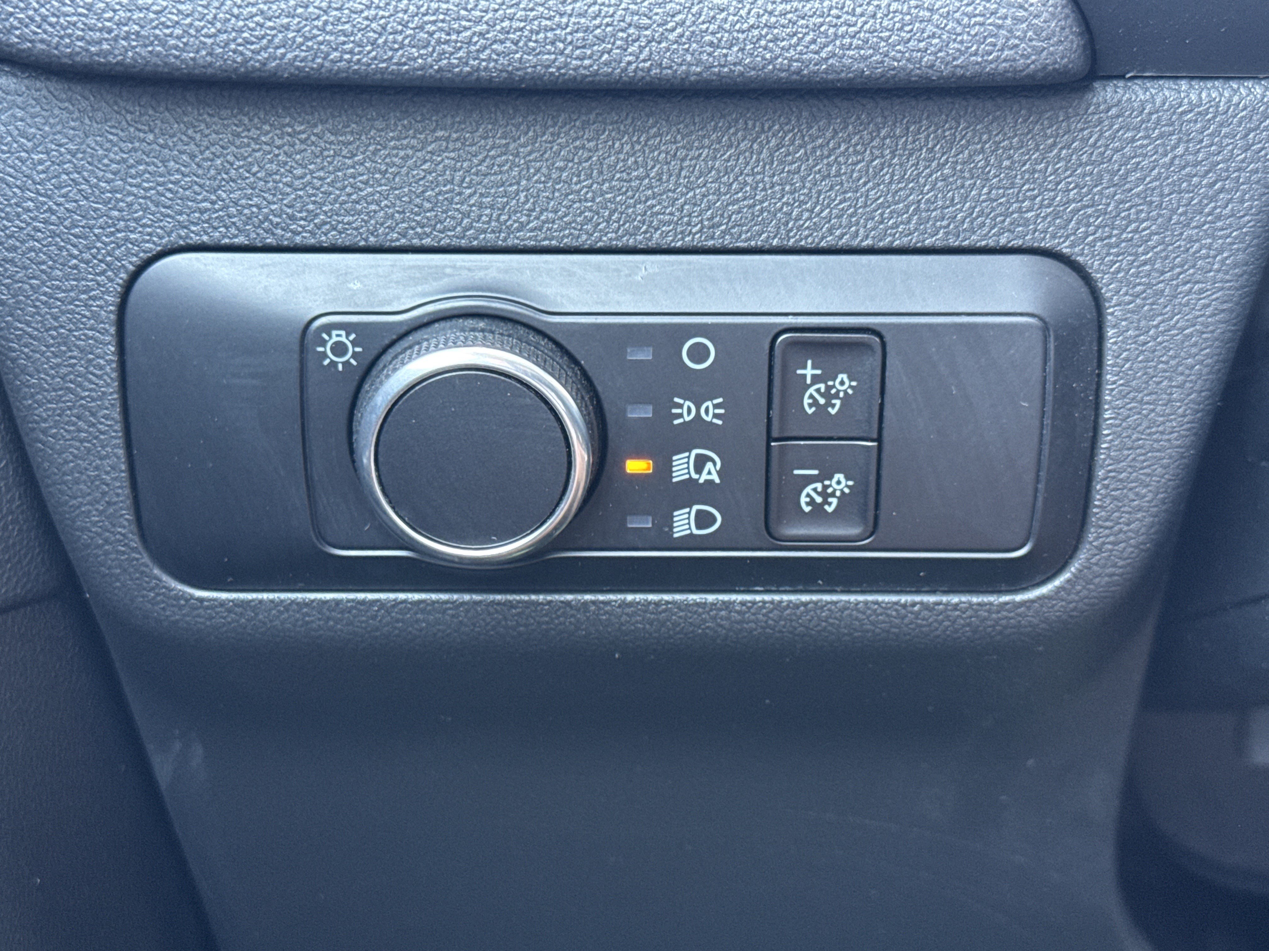 Used 2025 Ford Escape Active AWD/4WD image 14