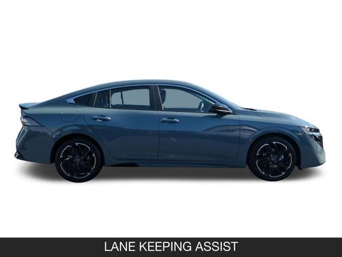 New 2026 Nissan Sentra SR w/ SR Premium Package FWD image 6