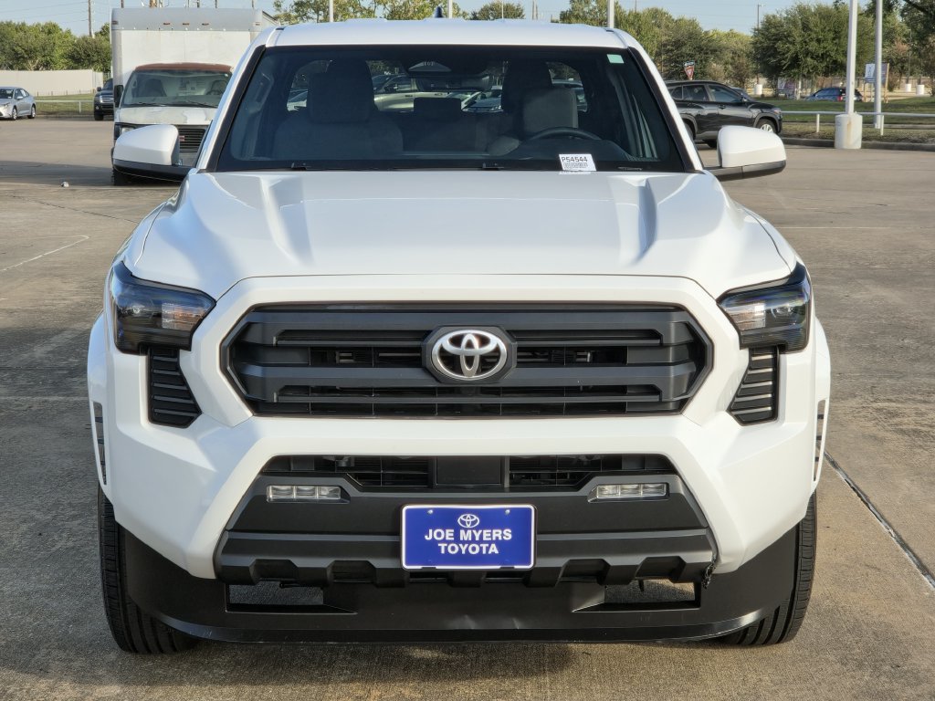 Used 2025 Toyota Tacoma SR5 AWD/4WD image 3
