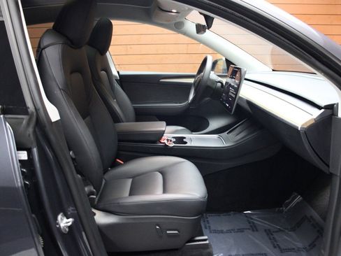 Used 2023 Tesla Model Y Long Range image 18