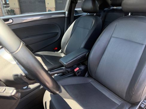 Used 2014 Volkswagen Beetle TDI FWD image 16