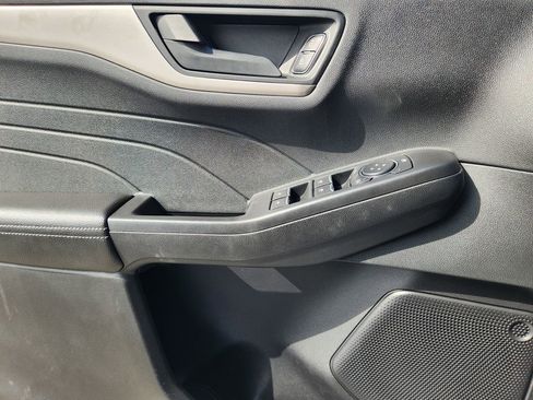 Used 2022 Ford Escape SE image 24