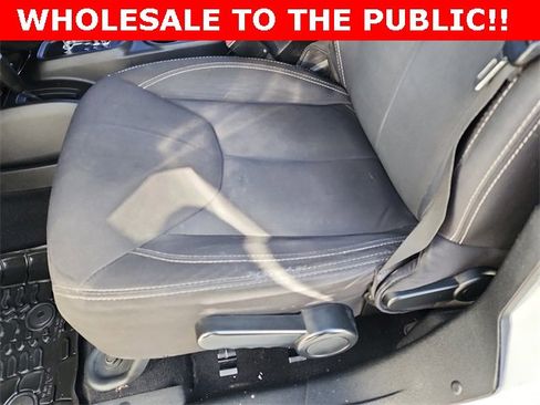 Used 2015 Jeep Wrangler Unlimited Rubicon w/ Connectivity Group image 14