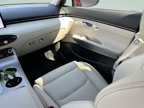 New 2026 Genesis GV70 2.5T Select image 17