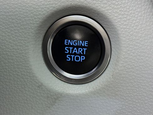 Used 2019 Toyota Corolla SE image 21