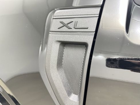 New 2025 Ford Maverick XL image 9