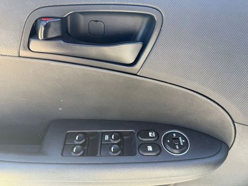 Used 2010 Hyundai Elantra GLS FWD image 24