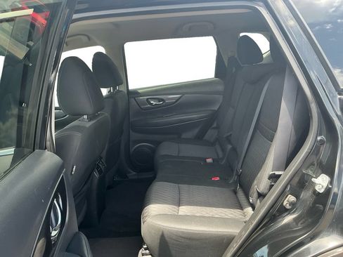 Used 2018 Nissan Rogue SV FWD image 21