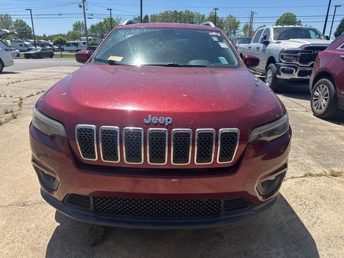 Used 2019 Jeep Cherokee Latitude Plus w/ Cold Weather Group image 2