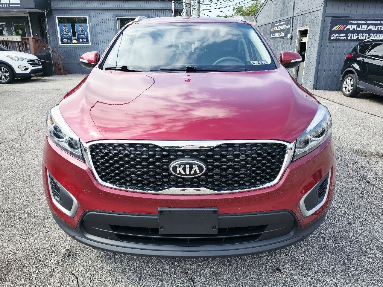 Used 2017 Kia Sorento AWD image 2