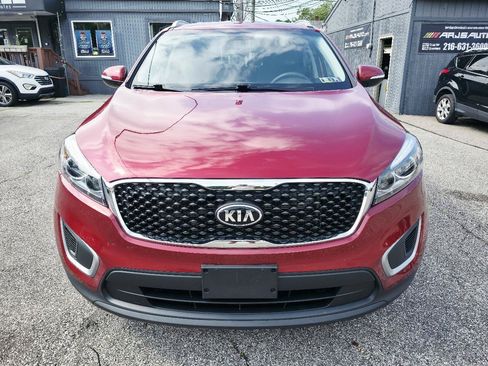 Used 2017 Kia Sorento AWD image 2