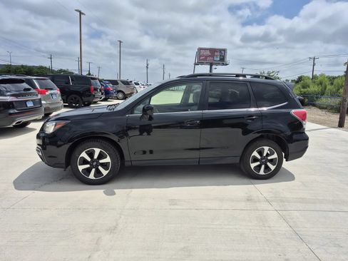 Used 2017 Subaru Forester 2.5i Limited AWD/4WD image 2