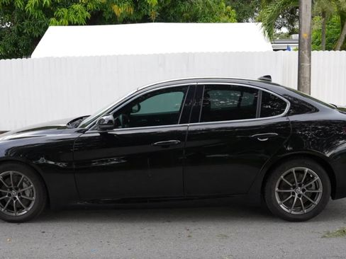 Used 2017 Alfa Romeo Giulia RWD image 7