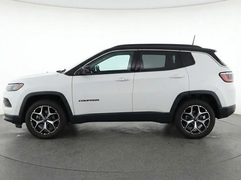 Used 2025 Jeep Compass Limited image 5