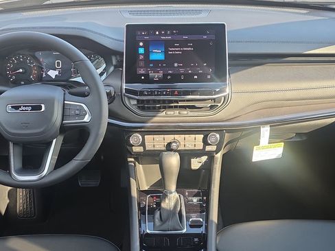 New 2026 Jeep Compass Latitude image 15