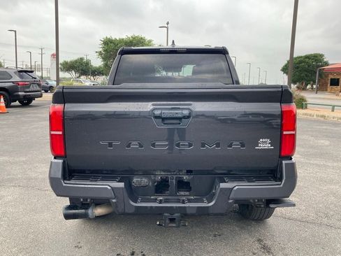 Used 2024 Toyota Tacoma TRD Sport image 5