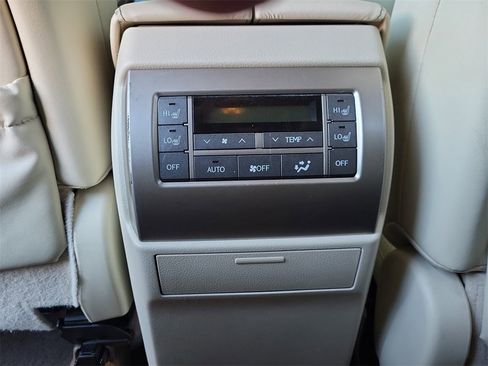 Used 2011 Lexus GX 460 Premium image 14
