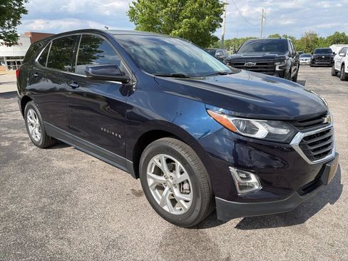 Used 2020 Chevrolet Equinox LT FWD image 2