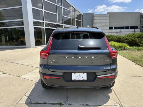 Used 2026 Volvo XC40 B5 Core w/ Protection Package Premier AWD/4WD image 6