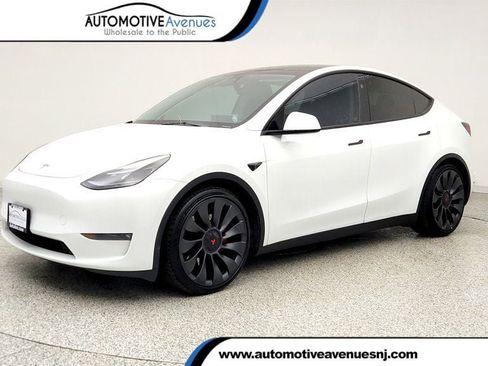 Used 2023 Tesla Model Y Long Range image 1