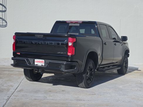 Used 2024 Chevrolet Silverado 1500 ZR2 w/ Technology Package image 8