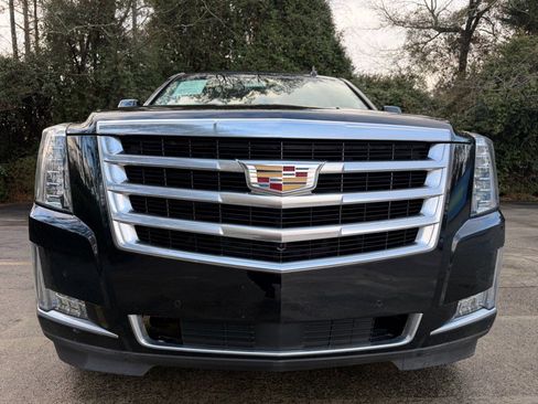 Used 2017 Cadillac Escalade Premium Luxury image 13