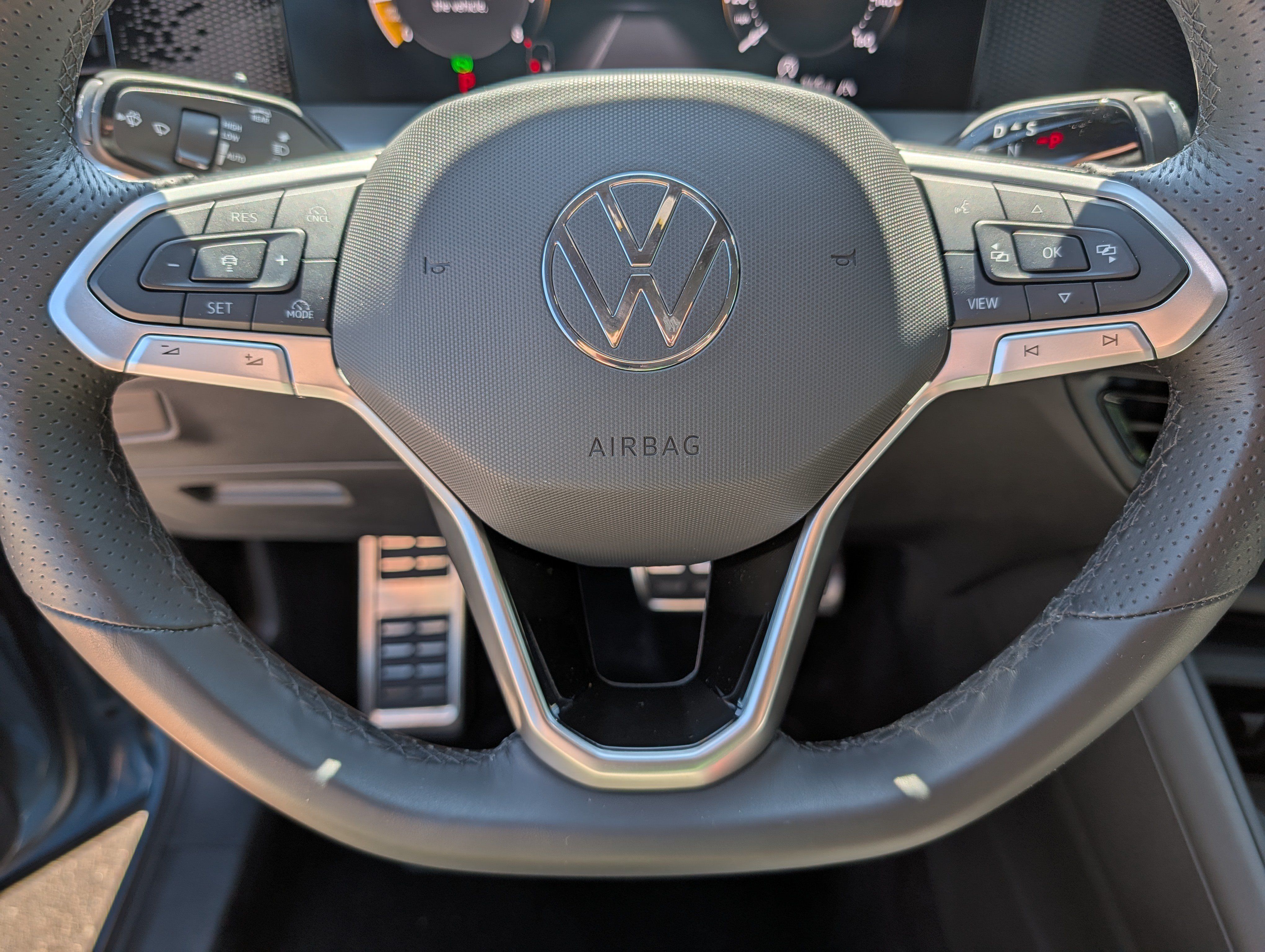 Certified 2026 Volkswagen Tiguan SE R-Line AWD/4WD image 25