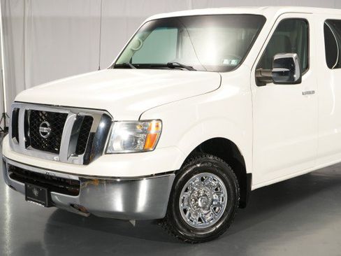Used 2016 Nissan NV 3500 SV w/ SV Technology Package RWD image 4