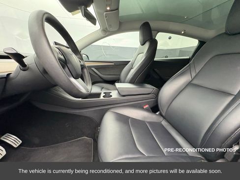 Used 2023 Tesla Model Y Performance image 10
