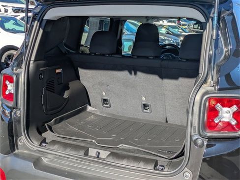 Certified 2023 Jeep Renegade Latitude w/ Premium Group image 25