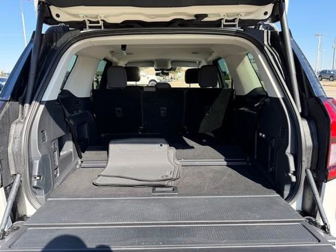 Certified 2025 Ford Expedition Active image 8