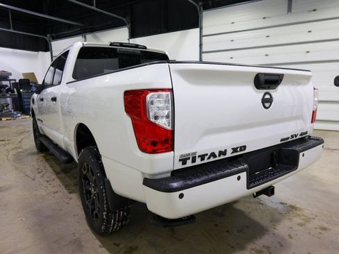 Used 2019 Nissan Titan SV w/ SV Convenience Package image 25