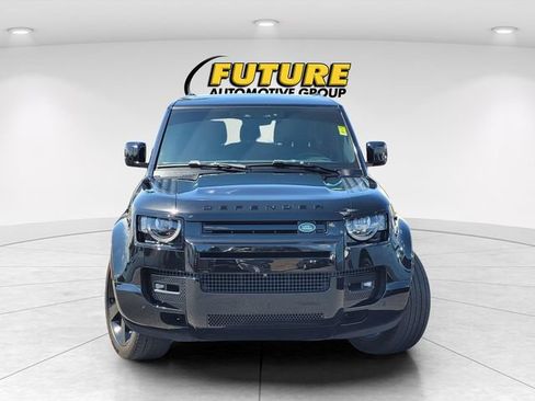 Used 2025 Land Rover Defender 130 X-Dynamic SE AWD/4WD image 2