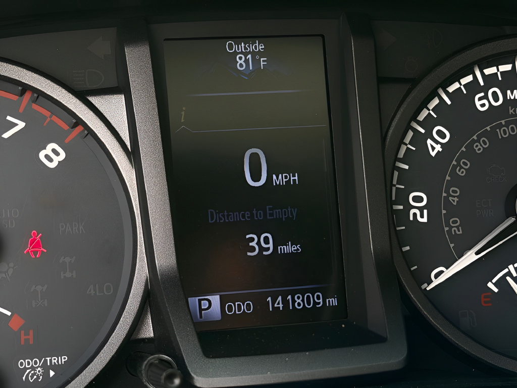 Used 2016 Toyota Tacoma TRD Off-Road AWD/4WD image 38