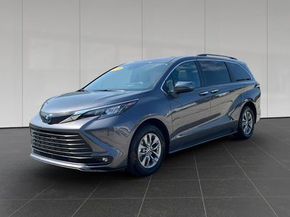 Used 2025 Toyota Sienna XLE